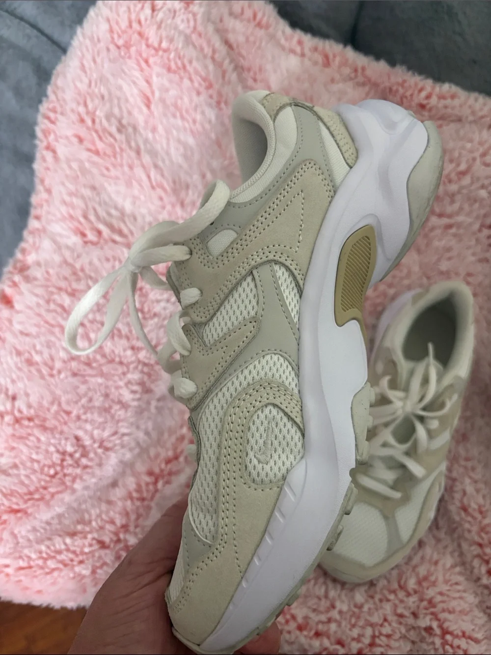 Nike Women's Beige and White Mesh Suede Sneakers